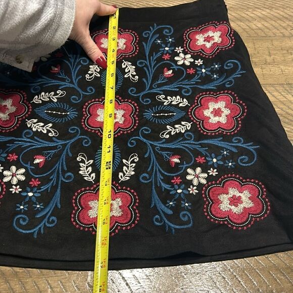 NWT Francesca’s embroidered skirt size medium. Suede feel. - Picture 10 of 11